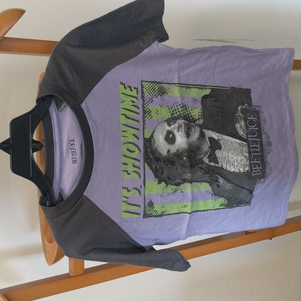 Beetlejuice t-shirt purple & grey